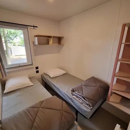 Campingplatz 3 Chambres Avec Privatif *